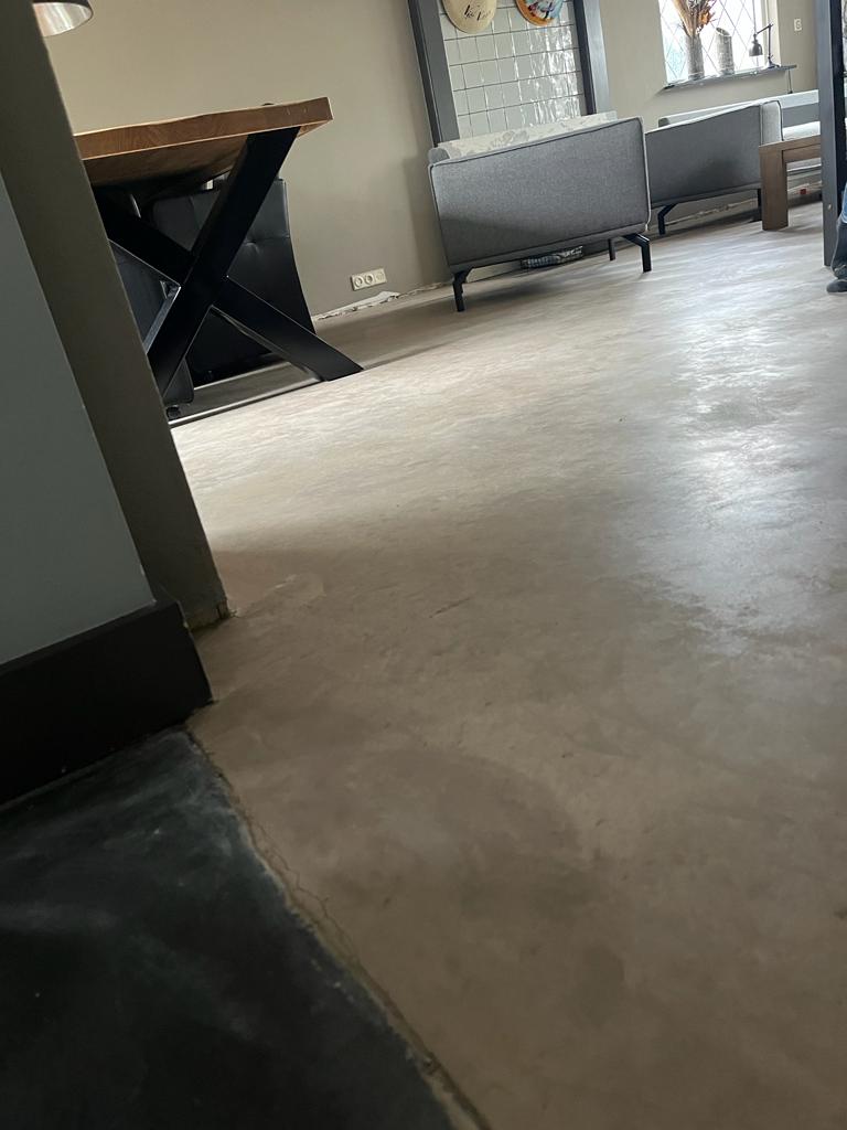 Schuimbetonvloer met woonbeton in Veenendaal