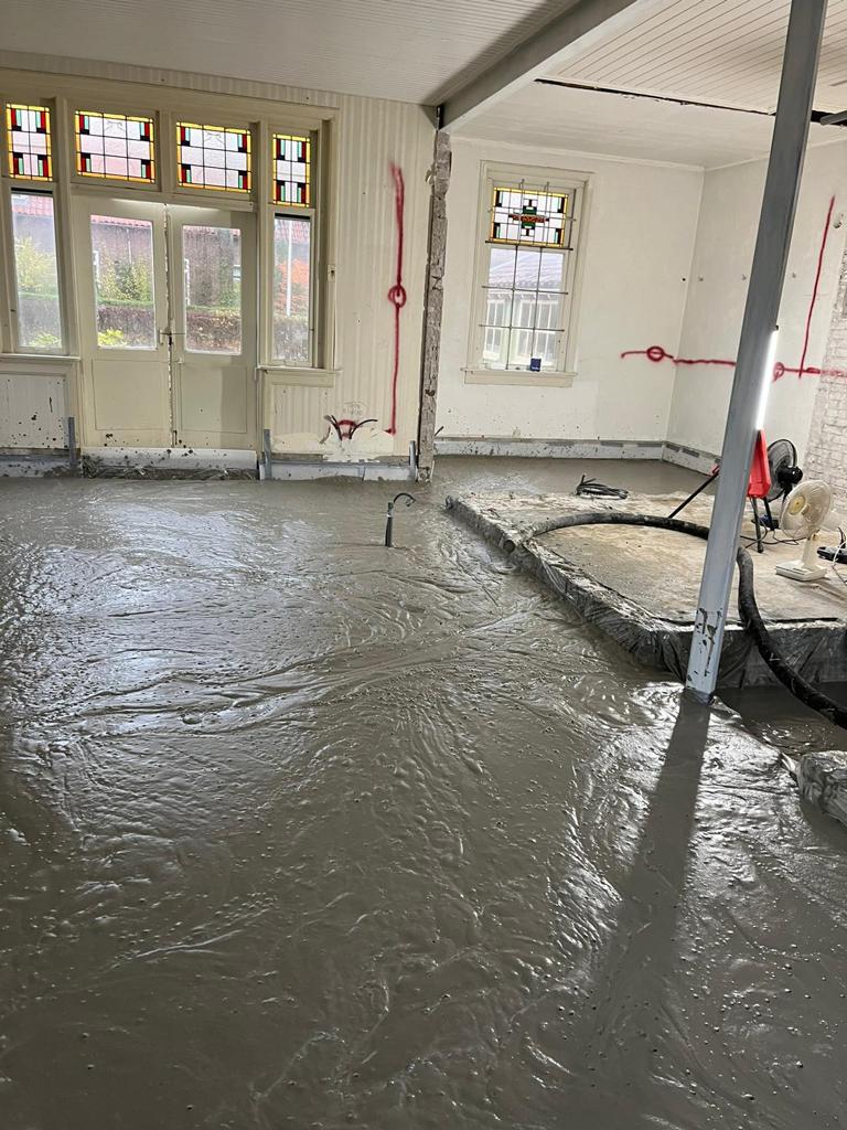 Schuimbeton gestort in jaren 30 woning tijdens renovatie.