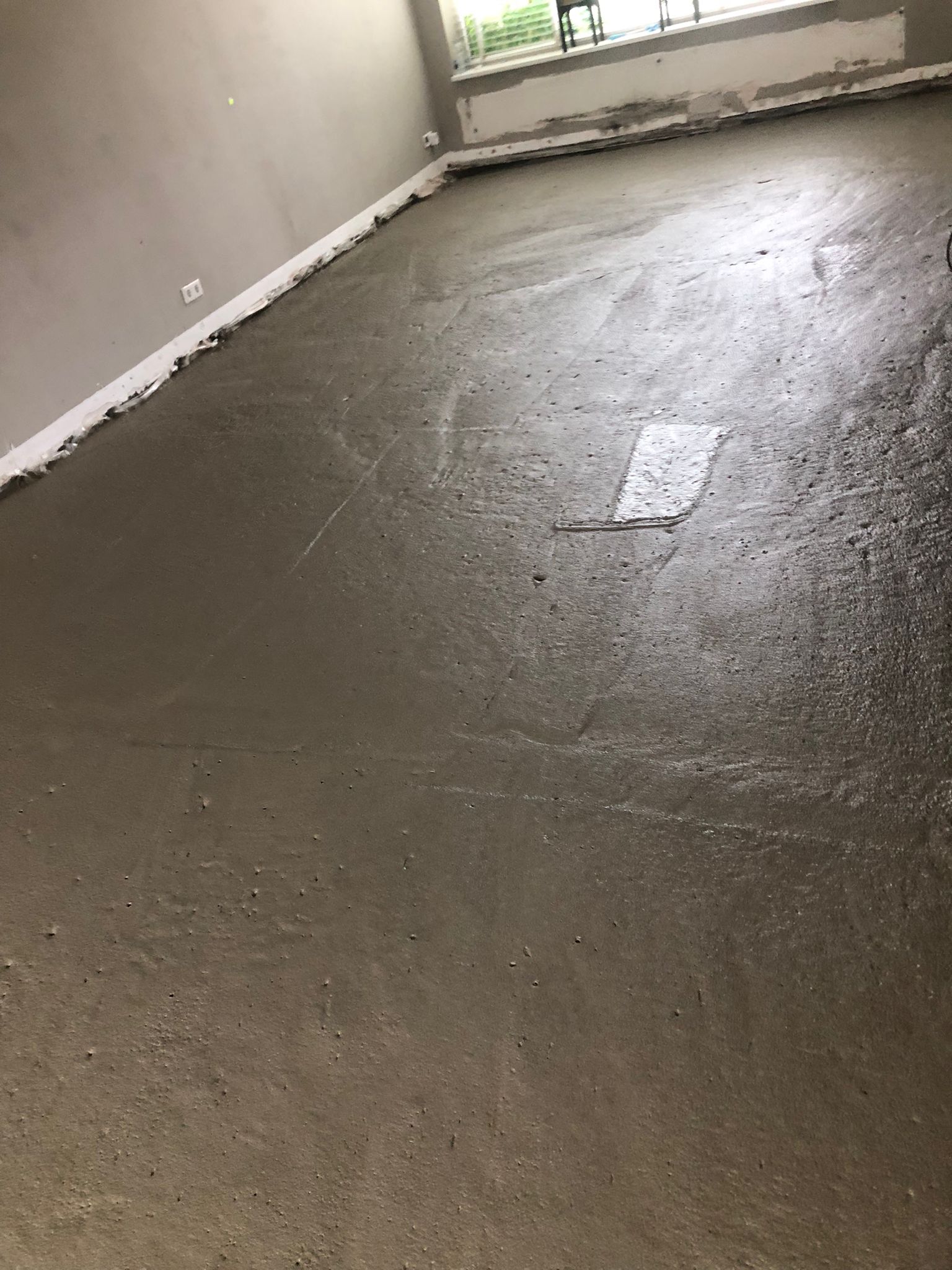 Schuimbeton aanbrengen bij woning in Doesburg