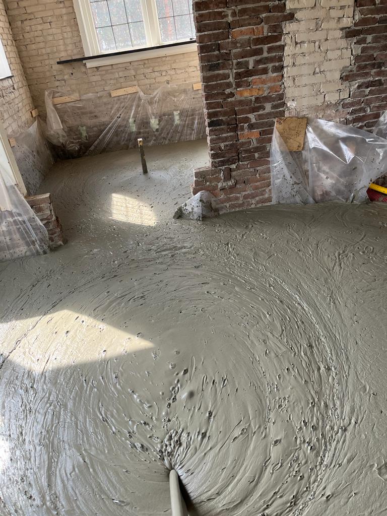 Het storten van schuimbeton voor woning in Arnhem