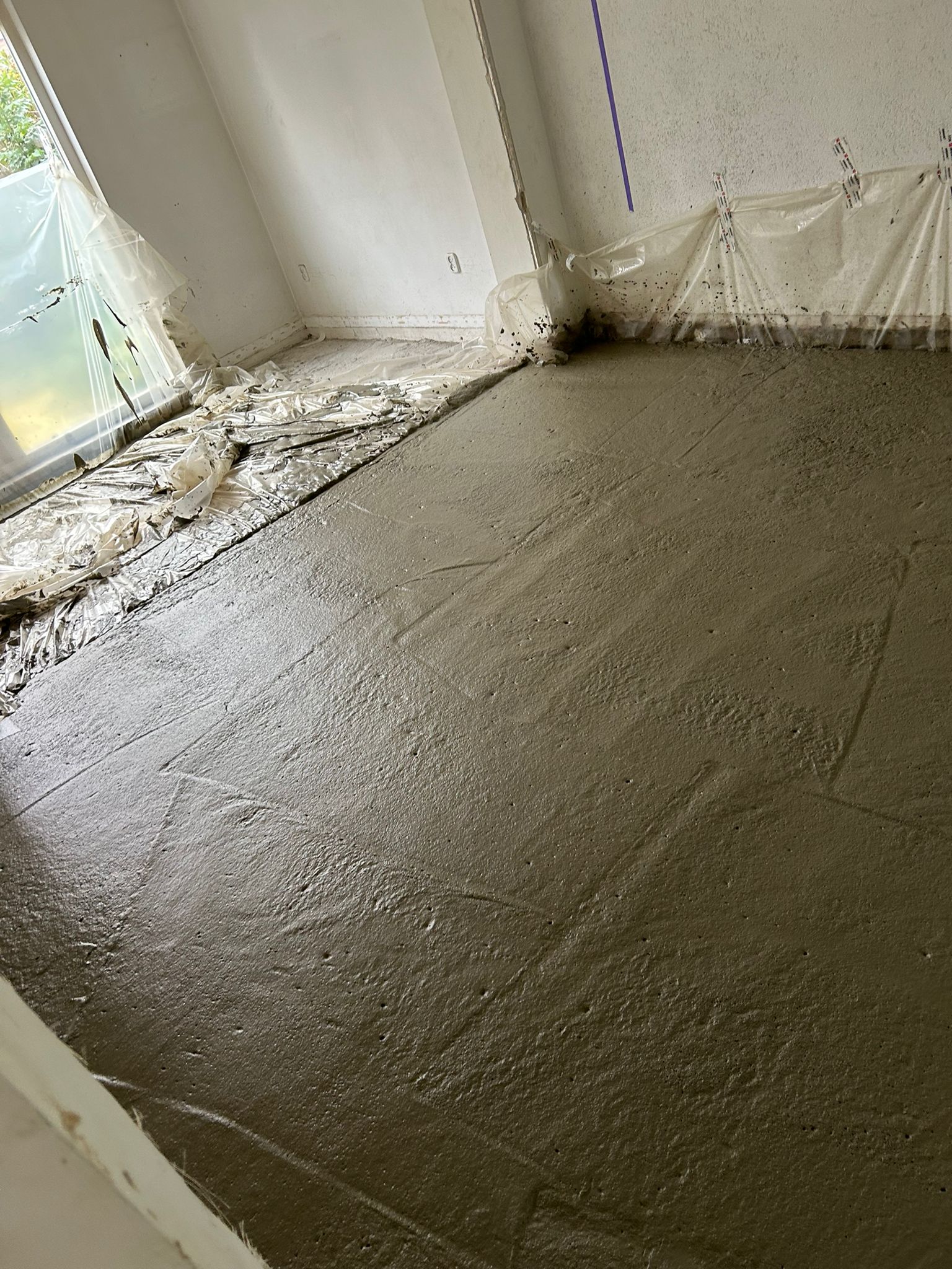 Aanbrengen schuimbeton bij woning in Zwolle