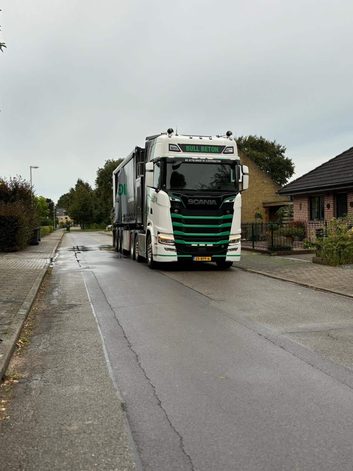Schuimbetonwagen van Bull Schuimbeton