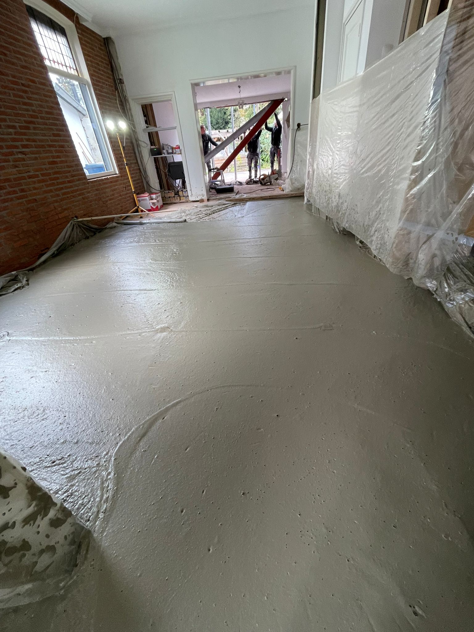 Schuimbeton gestort in een woning