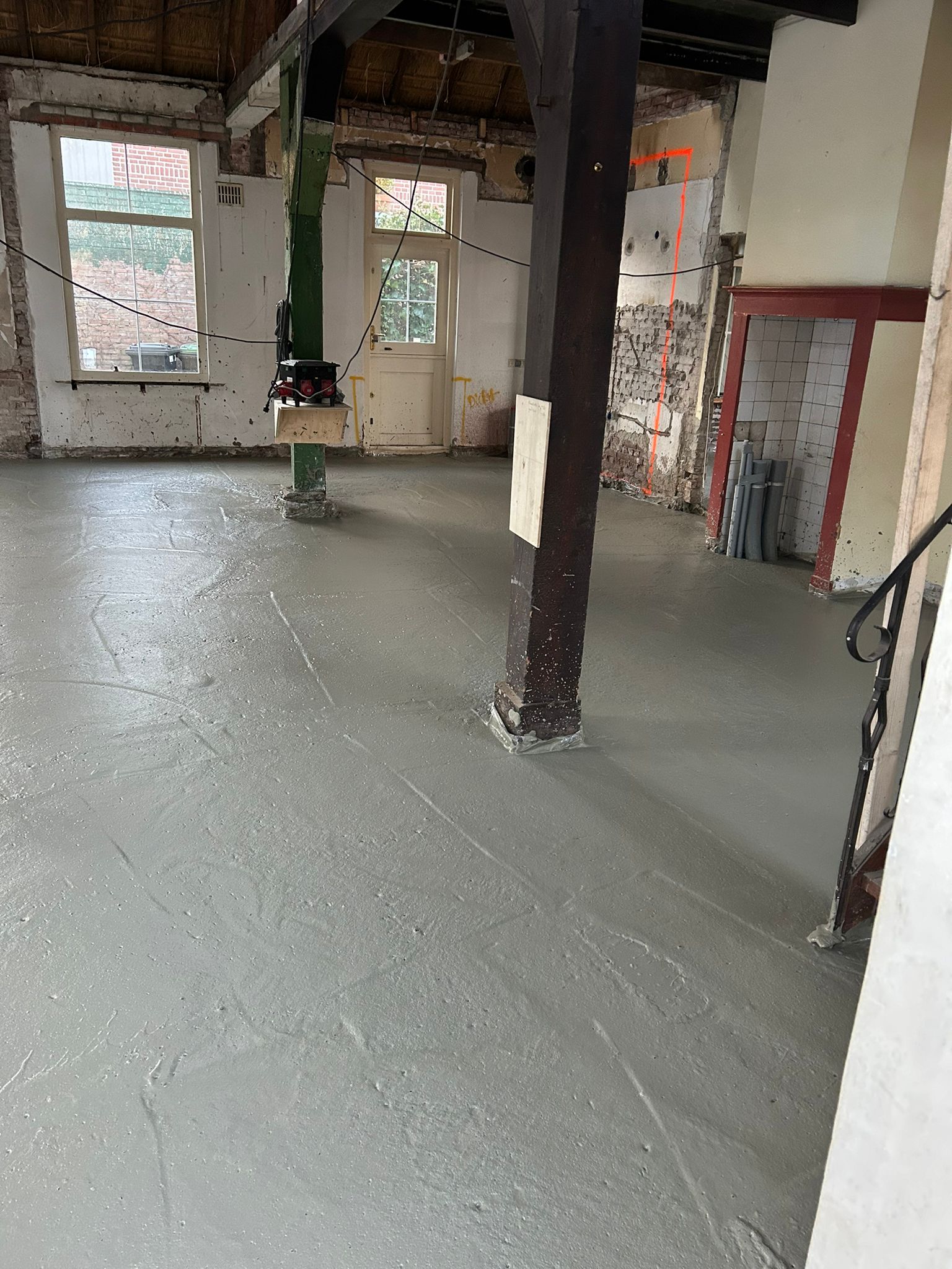 Schuimbeton gestort in een woning