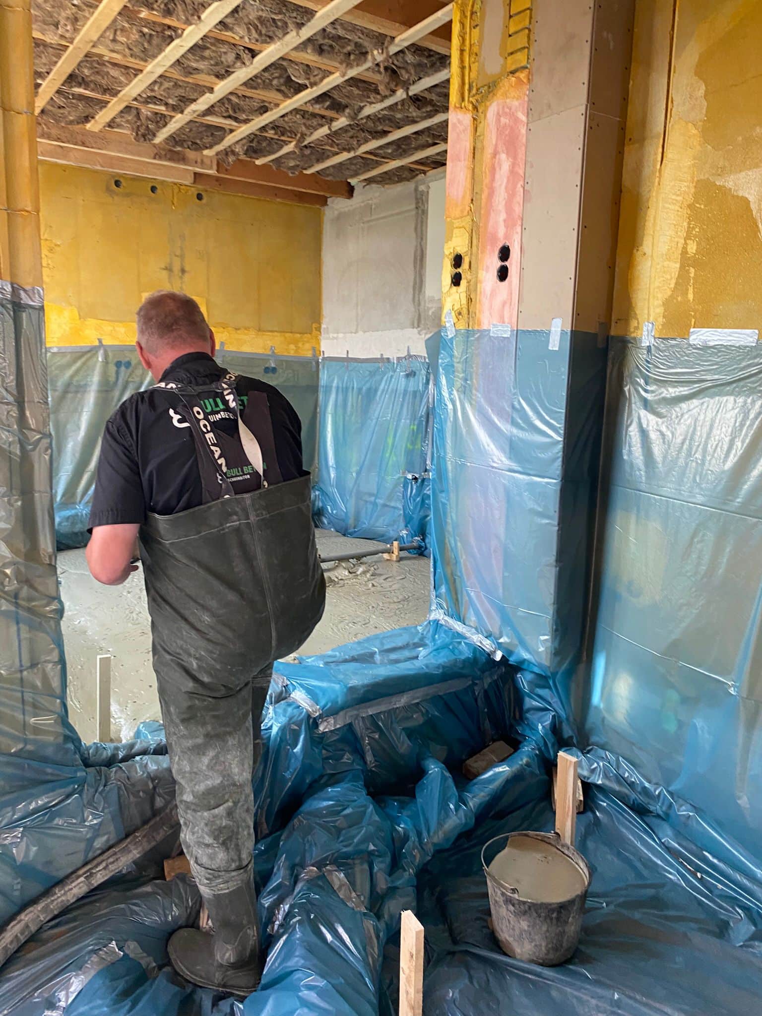 Storten van schuimbeton voor realisatie complete renovatievloer