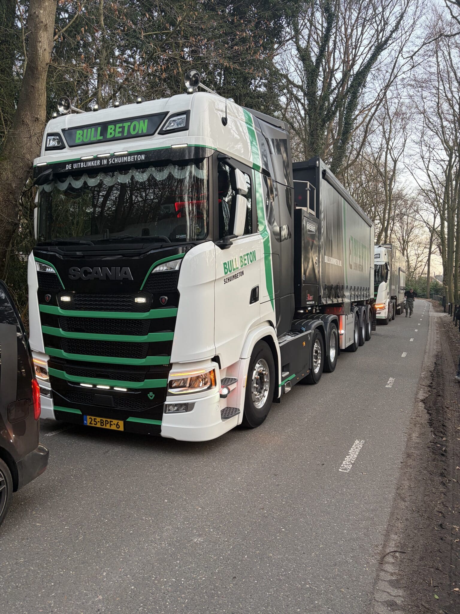 Onze schuimbetonvrachtwagen in Oldebroek