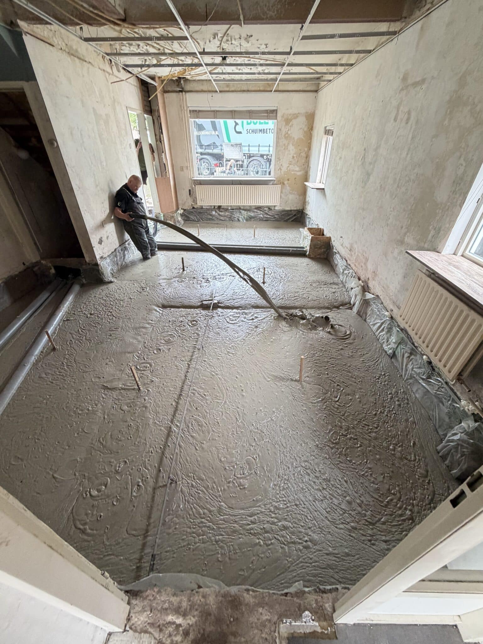 Schuimbeton storten bij hoekwoning in Amersfoort